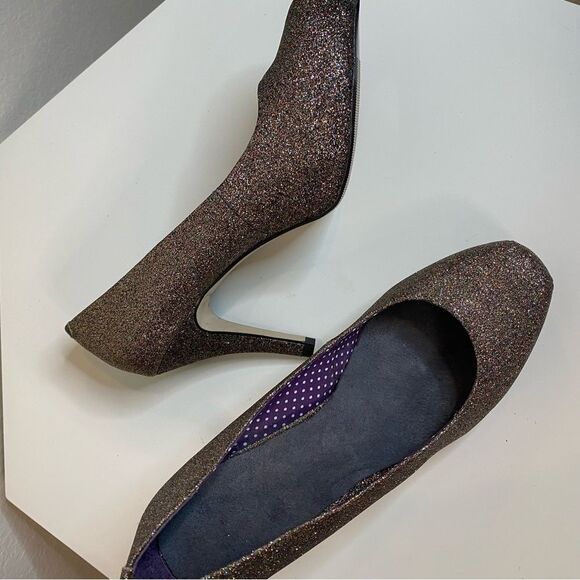 Glittery NWOT High Heel Pumps Sz 7 - Picture 6 of 7